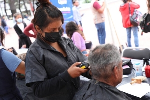 SMDIF Puebla brindó jornada de servicios a personas adultas mayores en el Paseo Bravo