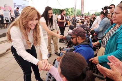 Entrega SEDIF apoyos por 9.6 millones de pesos en microrregión de Acatzingo