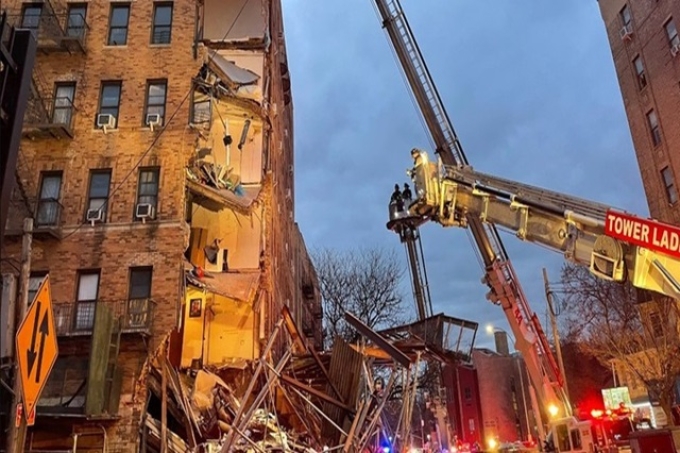 Se derrumba edificio de seis pisos en el Bronx, Nueva York