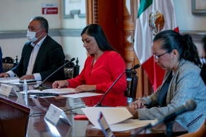 Servidores públicos actuarán con ética hasta el final de la administración: Claudia Rivera