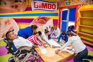 Visitan usuarias y usuarios del CMERI fábrica de grupo Bimbo