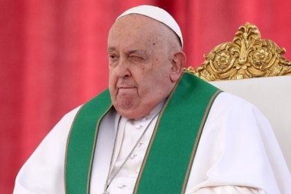 Papa Francisco presenta “leve mejoría” en su salud, señala el Vaticano