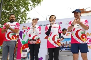 Encabeza MariElise Budib Carrera “Corre y Comparte: Hambre Cero Puebla 2025”