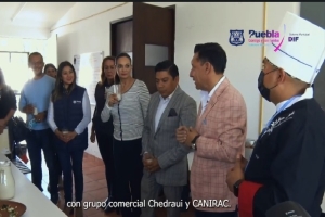 Liliana Ortiz, presidenta honoraria del Sistema Municipal de Puebla presenta informe de acciones