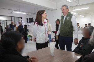 Pepe Chedraui y MariElise Budib celebran cena navideña en el Dormitorio Municipal