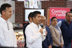 Eduardo Rivera inaugura la primera tienda &quot;Mercado Bachoco&quot; en el país