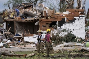 Tornado devasta el pueblo de Iowa y mata a varias personas