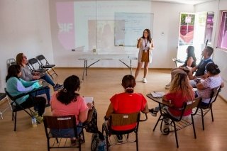 MariElise Budib puso en marcha el taller “Cuidando a quien cuida”