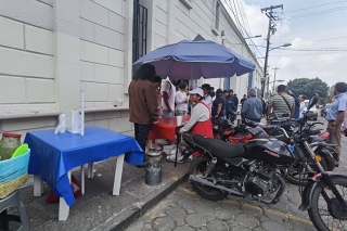 Pide Gobernación a comercio popular liberar el tránsito peatonal