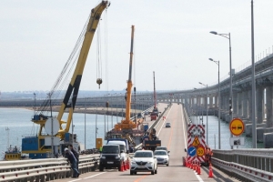 Rusia ordena restaurar puente de Crimea antes de julio de 2023; es clave para tropas invasoras en Ucrania