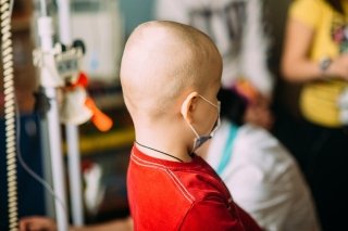 Anuncian apoyo a niños con cáncer con depósito de 6 mil 400 pesos bimestrales
